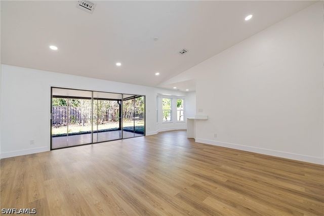 1337 N Alhambra CIR, Naples, FL 34103