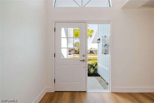 1337 N Alhambra CIR, Naples, FL 34103