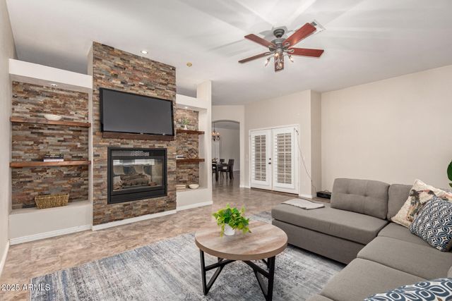 434 E SHEFFIELD Avenue, Gilbert, AZ 85296