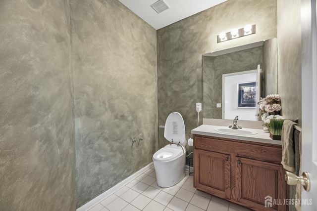 17 Santa Fe Avenue, Old Bridge, NJ 08857