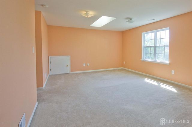 17 Santa Fe Avenue, Old Bridge, NJ 08857
