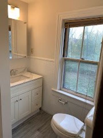 274 Waterman Avenue 4, Smithfield, RI 02917