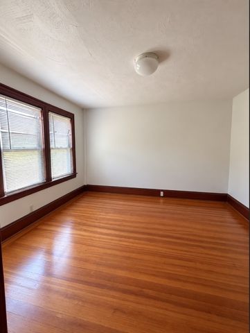 274 Waterman Avenue 4, Smithfield, RI 02917