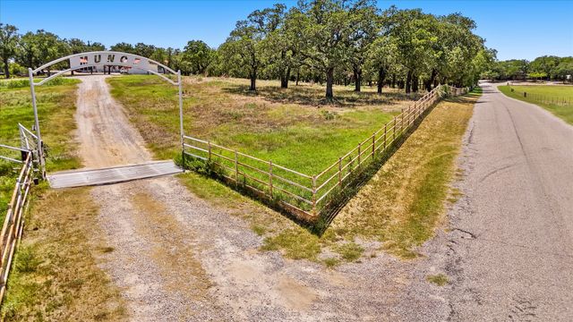 283 County Road 4794, Boyd, TX 76023