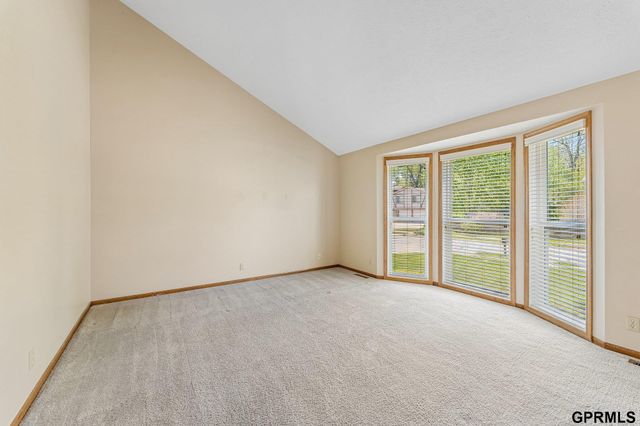 1801 Bristol Street, Papillion, NE 68046