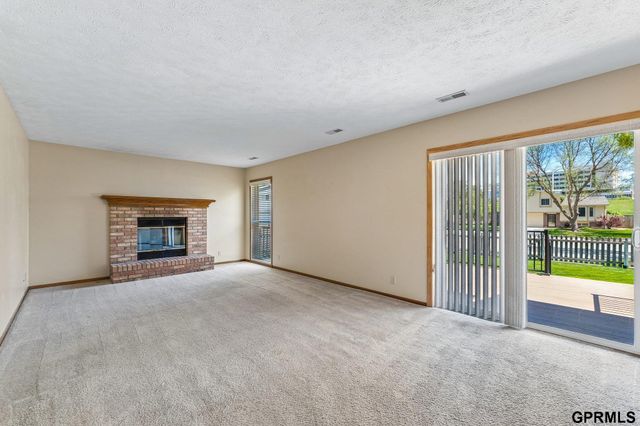 1801 Bristol Street, Papillion, NE 68046