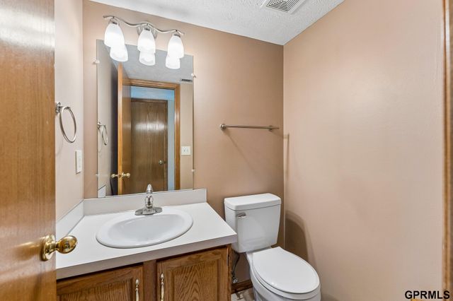 1801 Bristol Street, Papillion, NE 68046