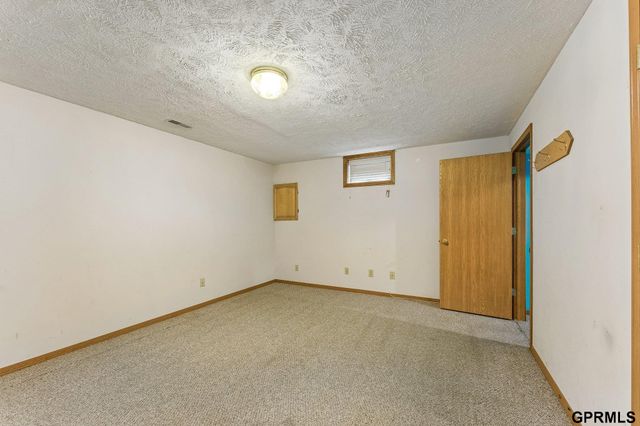 1801 Bristol Street, Papillion, NE 68046
