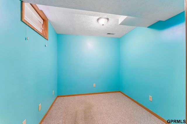 1801 Bristol Street, Papillion, NE 68046