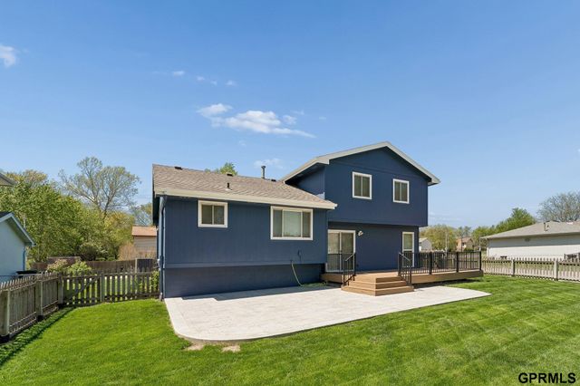 1801 Bristol Street, Papillion, NE 68046