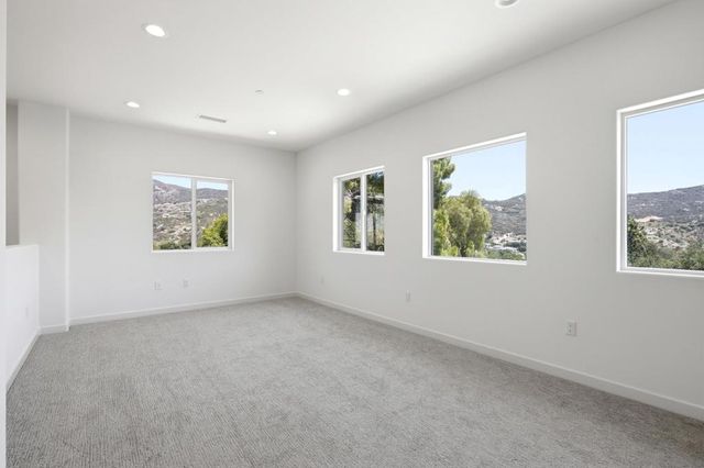 707 Lingel Dr, El Cajon, CA 92019