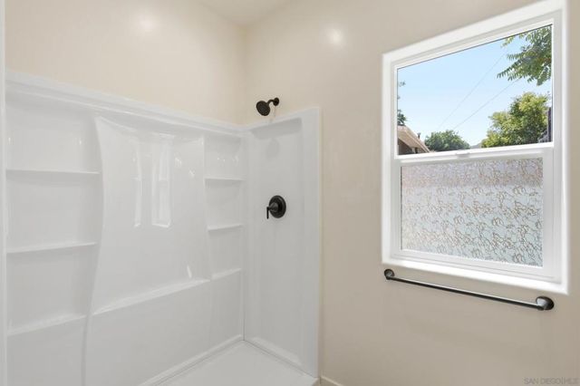 707 Lingel Dr, El Cajon, CA 92019