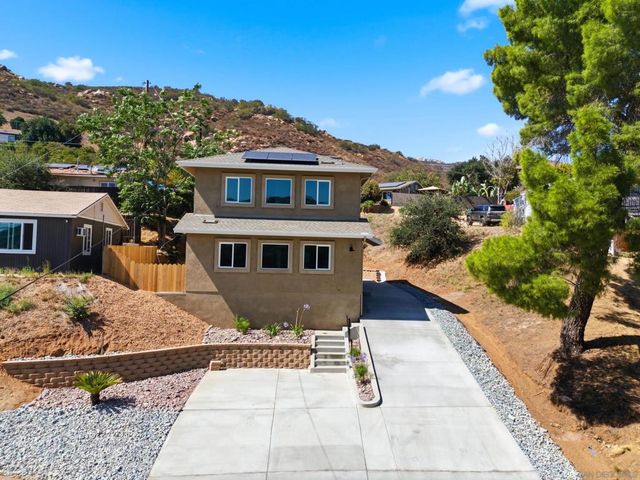 707 Lingel Dr, El Cajon, CA 92019