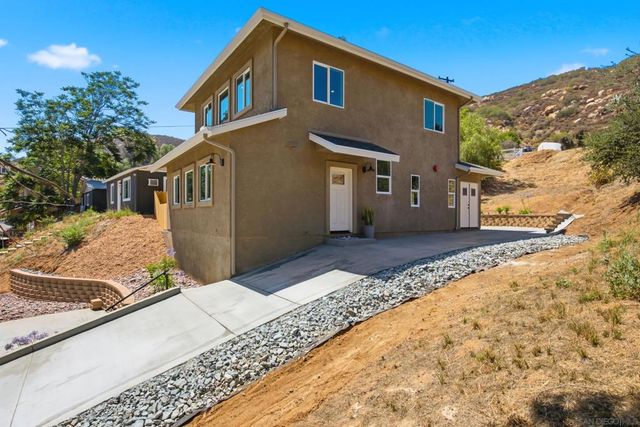 707 Lingel Dr, El Cajon, CA 92019