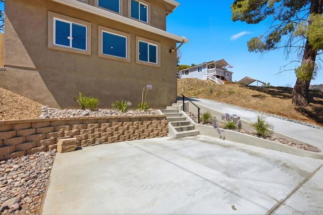 707 Lingel Dr, El Cajon, CA 92019