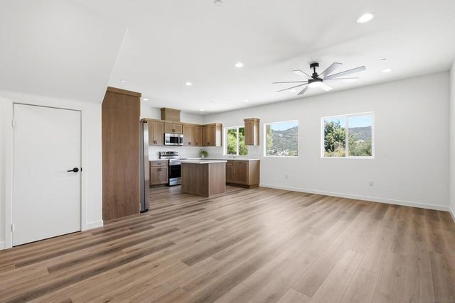 707 Lingel Dr, El Cajon, CA 92019