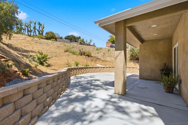 707 Lingel Dr, El Cajon, CA 92019