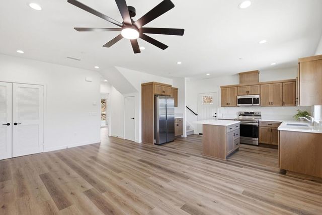 707 Lingel Dr, El Cajon, CA 92019