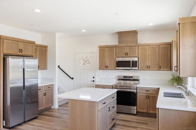 707 Lingel Dr, El Cajon, CA 92019