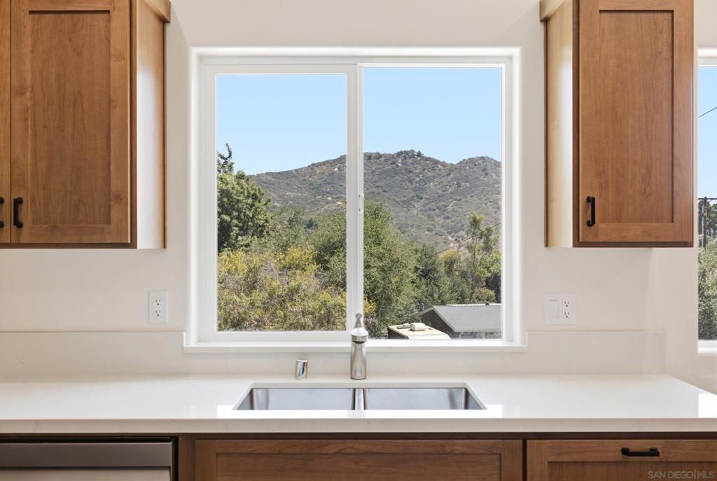 707 Lingel Dr, El Cajon, CA 92019