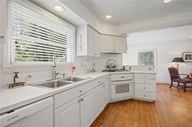 1960 Brookview Drive NW, Atlanta, GA 30318