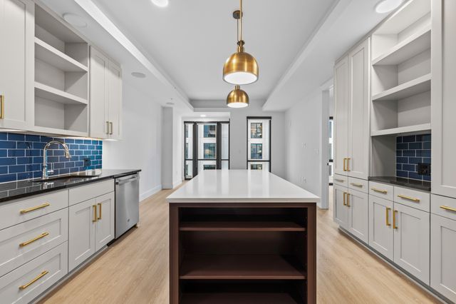 930 Commerce St Apt 508, Nashville, TN 37203