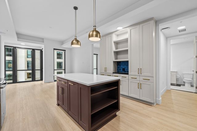 930 Commerce St Apt 508, Nashville, TN 37203