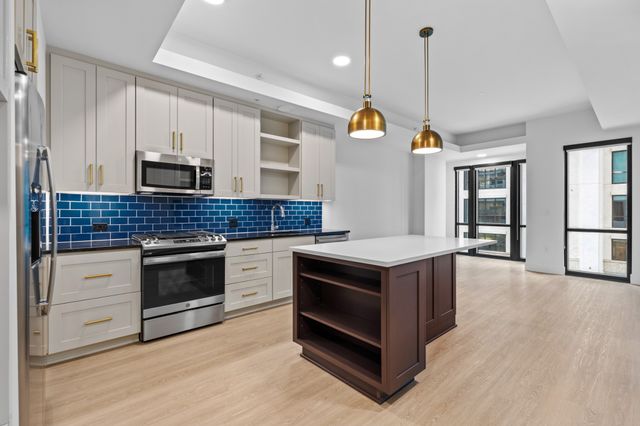 930 Commerce St Apt 508, Nashville, TN 37203