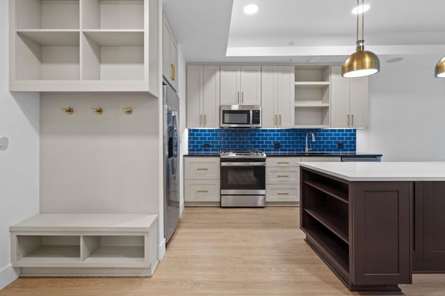 930 Commerce St Apt 508, Nashville, TN 37203