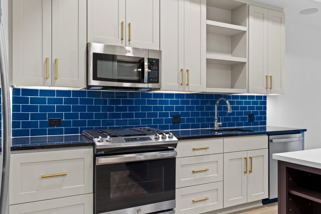 930 Commerce St Apt 508, Nashville, TN 37203