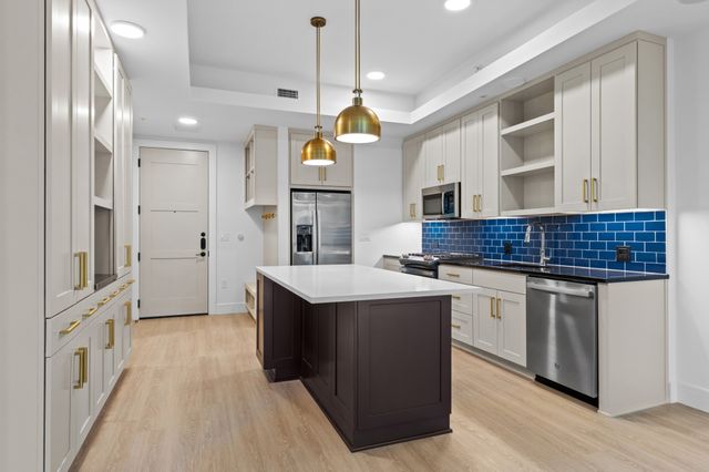 930 Commerce St Apt 508, Nashville, TN 37203