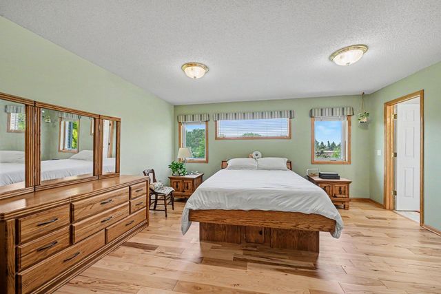 12320 Windsor Court, Burnsville, MN 55337