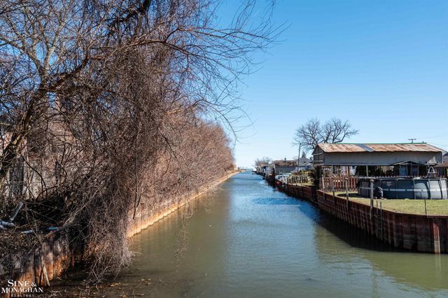 23041 Liberty Street, St Clair Shores, MI 48080