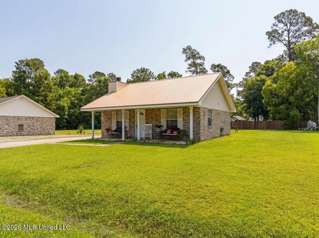1002 Washington Street, Waveland, MS 39576