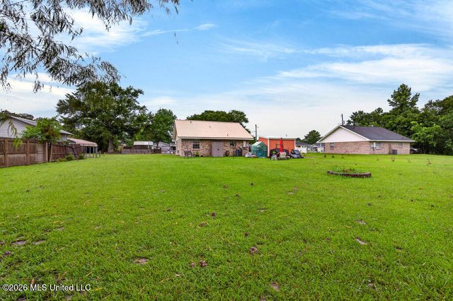 1002 Washington Street, Waveland, MS 39576