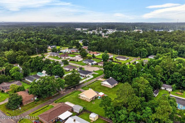 1002 Washington Street, Waveland, MS 39576