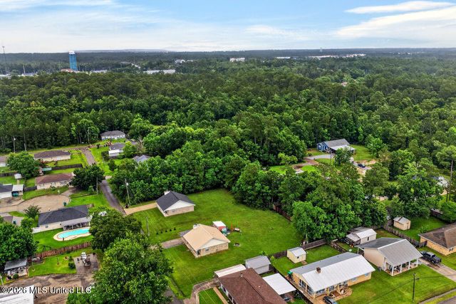 1002 Washington Street, Waveland, MS 39576