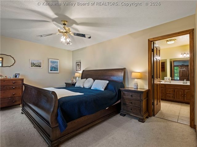 71 Shannon Drive, Hurricane, WV 25526