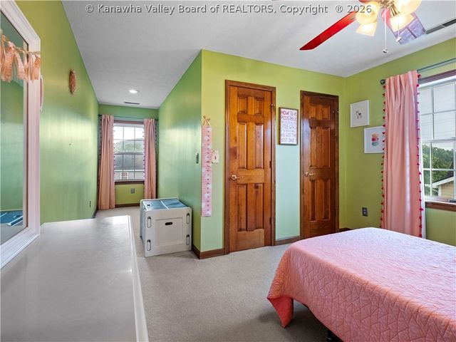 71 Shannon Drive, Hurricane, WV 25526