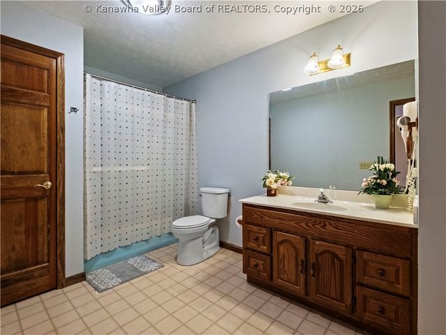 71 Shannon Drive, Hurricane, WV 25526