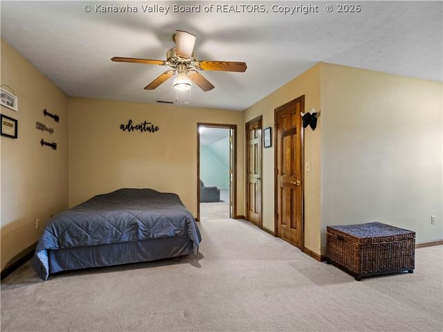 71 Shannon Drive, Hurricane, WV 25526