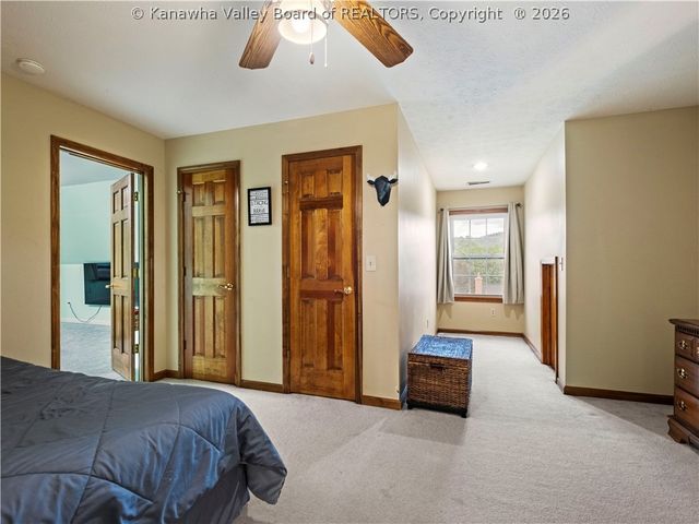 71 Shannon Drive, Hurricane, WV 25526