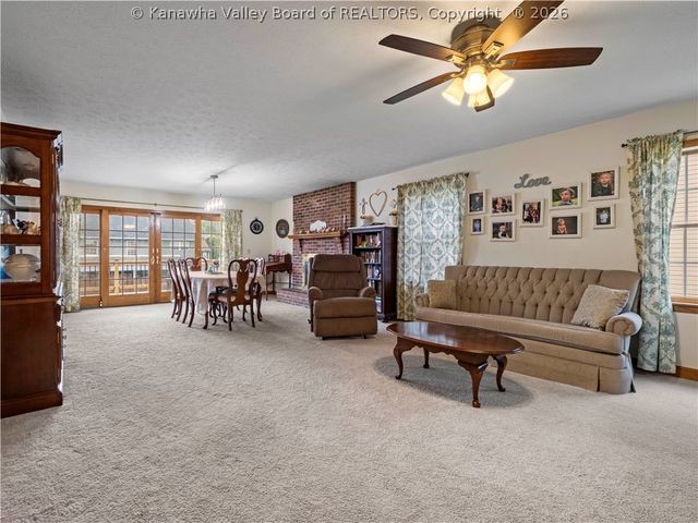 71 Shannon Drive, Hurricane, WV 25526