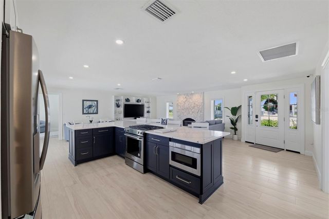 1974 HAWAII AVENUE NE, St Petersburg, FL 33703