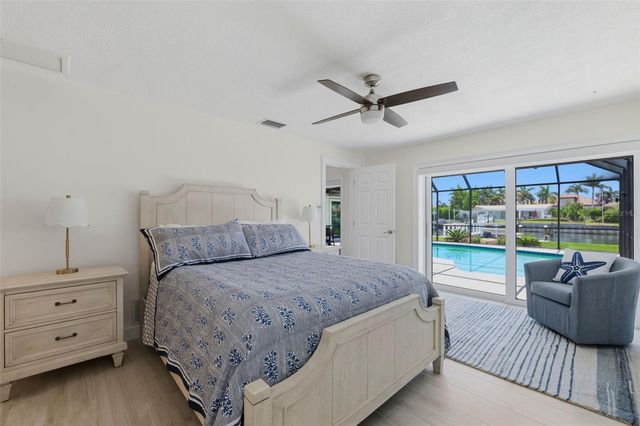 1974 HAWAII AVENUE NE, St Petersburg, FL 33703