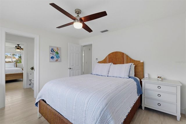 1974 HAWAII AVENUE NE, St Petersburg, FL 33703