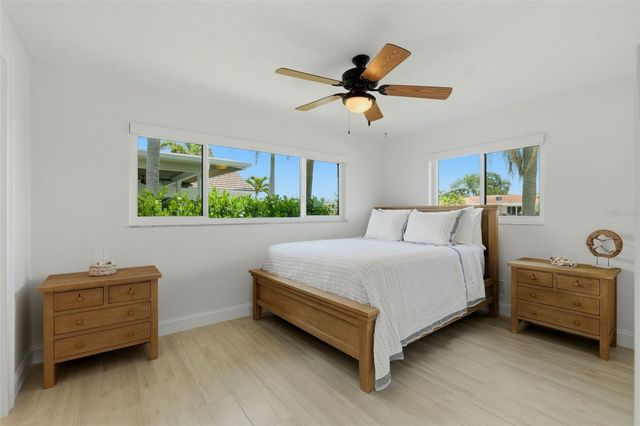 1974 HAWAII AVENUE NE, St Petersburg, FL 33703
