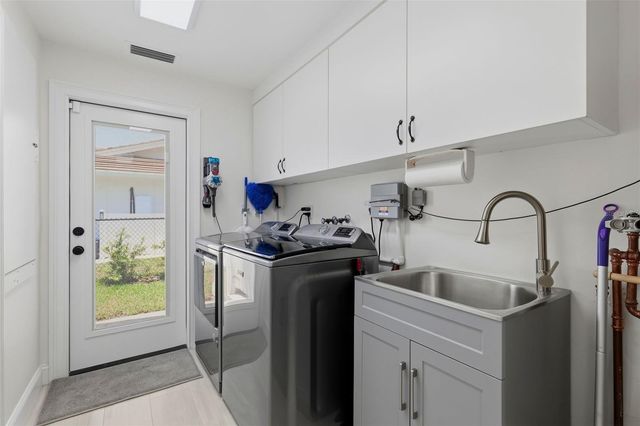 1974 HAWAII AVENUE NE, St Petersburg, FL 33703