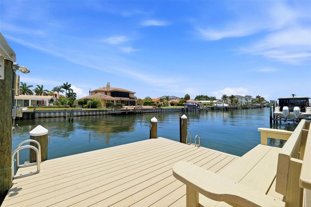 1974 HAWAII AVENUE NE, St Petersburg, FL 33703
