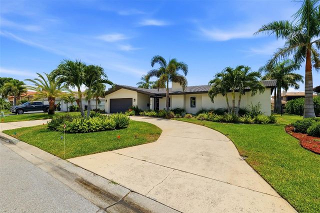 1974 HAWAII AVENUE NE, St Petersburg, FL 33703